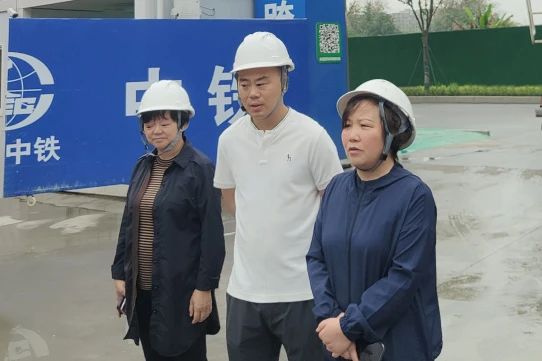 成都市新津区人大常委会副主任杨梅到五津长岛小学项目检查指导工作.jpg